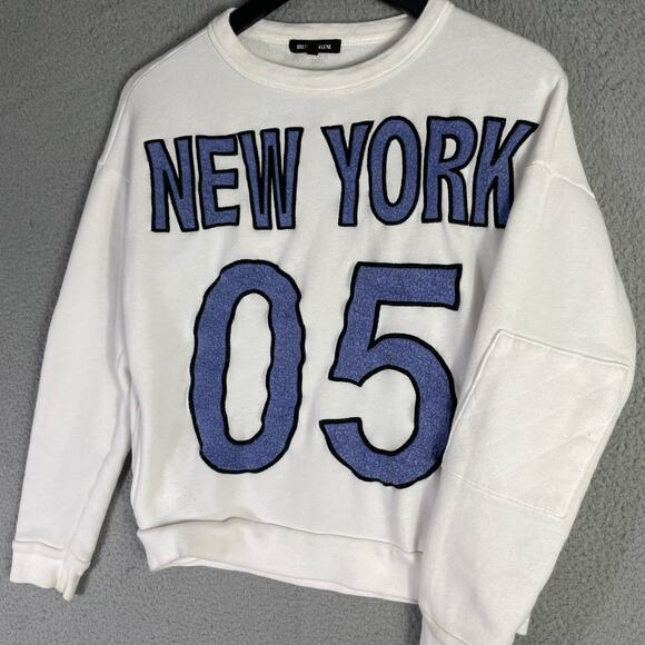 Hye Park and Lune New York 05 White Blue Graphic Crewneck Sweatshirt USA M - Picture 6 of 9